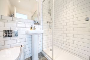 Ensuite Shower Room- click for photo gallery